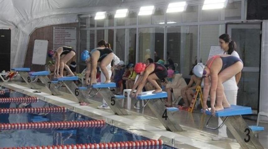Karaman&rsquo;da Y&uuml;zme İl Birinciliği Yarışmaları Sona Erdi