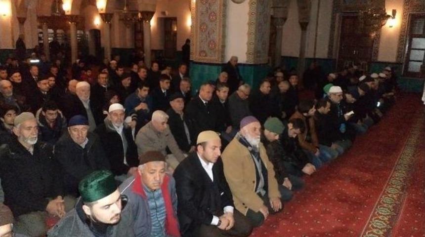 &Ccedil;anakkale Şehitleri İ&ccedil;in Sabah Namazında Dua Edildi