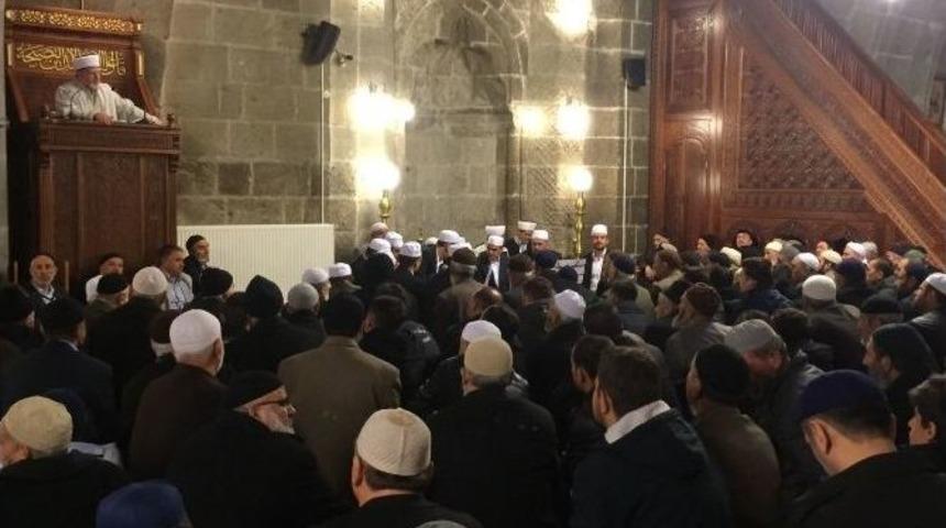 Sabah Namazında &Ccedil;anakkale Şehitleri Unutulmadı