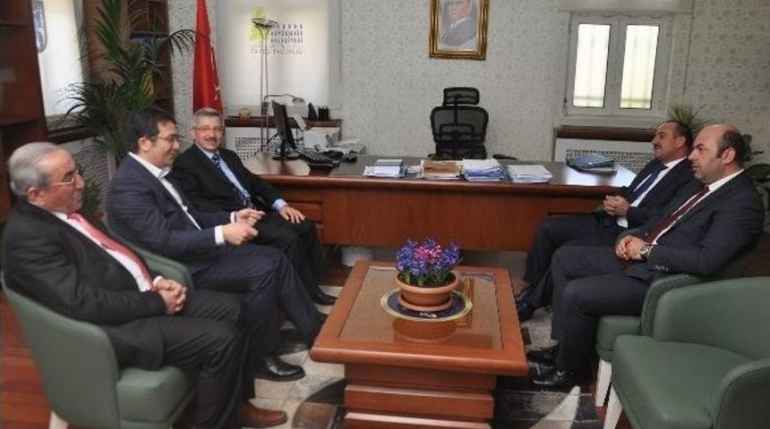 Mavi Ve Yeşilin Buluştuğu Yer G&ouml;lbaşı