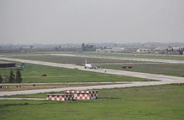 Uçağı Kaçırmamak İçin Bomba İhbarı Yapmış 1