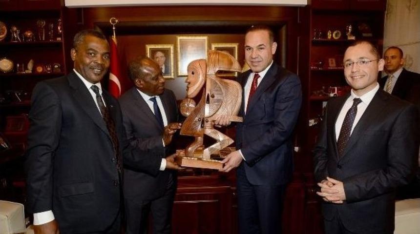 Adana Ve Franceville Kardeş Şehir Oldu