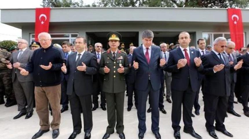 Şehidinin Mezar Taşına Sarılıp Ağladı