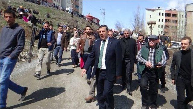 Emniyet Müdürü Halkın Nevruzunu Kutladı