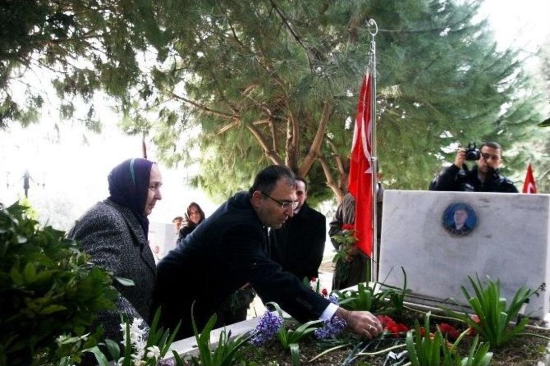 &Ccedil;anakkale Şehitleri İzmir&rsquo;de T&ouml;renle Anıldı