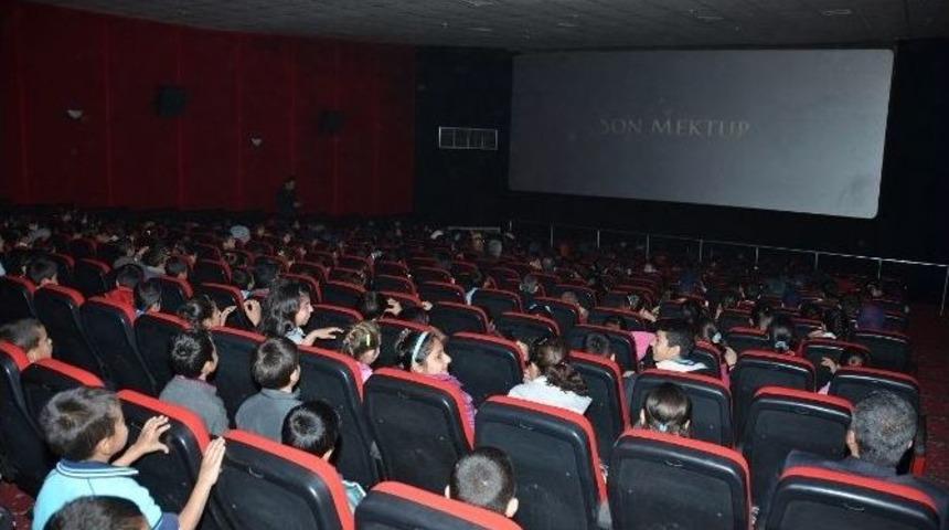 Bin 500 Öğrenci, Son Mektup Filmini İzledi