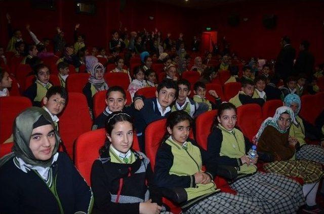 Bin 500 Öğrenci, Son Mektup Filmini İzledi 2