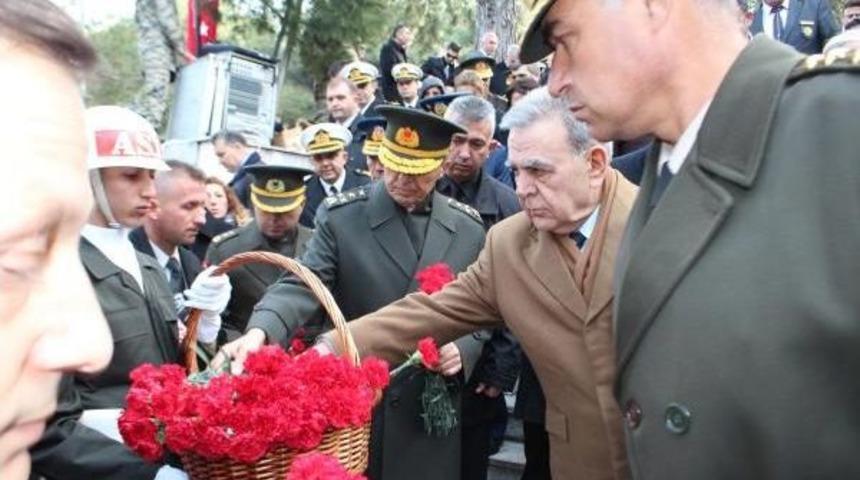 İzmir'de Şehitler T&ouml;renlerle Anıldı
