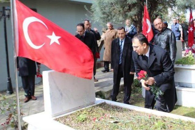 İzmir'de Şehitler Törenlerle Anıldı