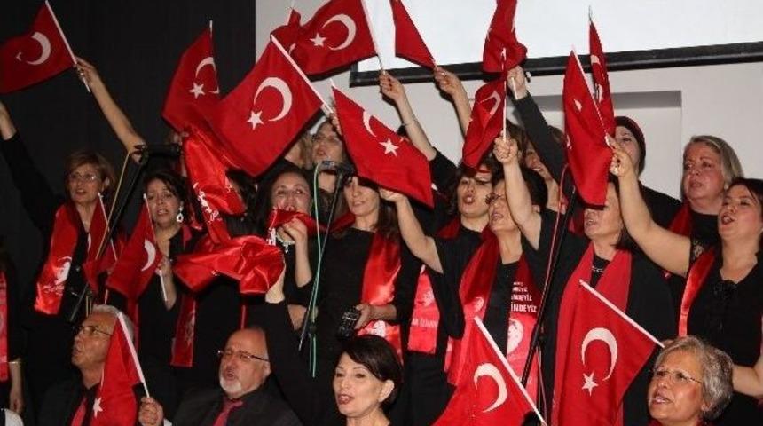 Mahurla Topluluğundan Duygu Y&uuml;kl&uuml; Konser