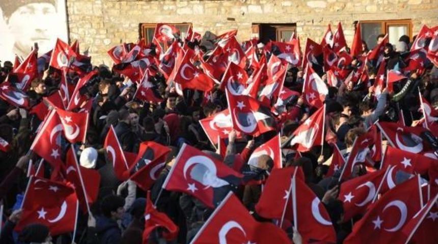 Tgb'liler, Kısıtlamalara Karşı &Ccedil;anakkale'de Y&uuml;r&uuml;d&uuml;