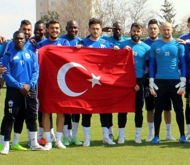 (özel Haber) Suat Altın İnşaat Kayseri Erciyesspor Antrenmana Saygı Duruşu İle Başladı