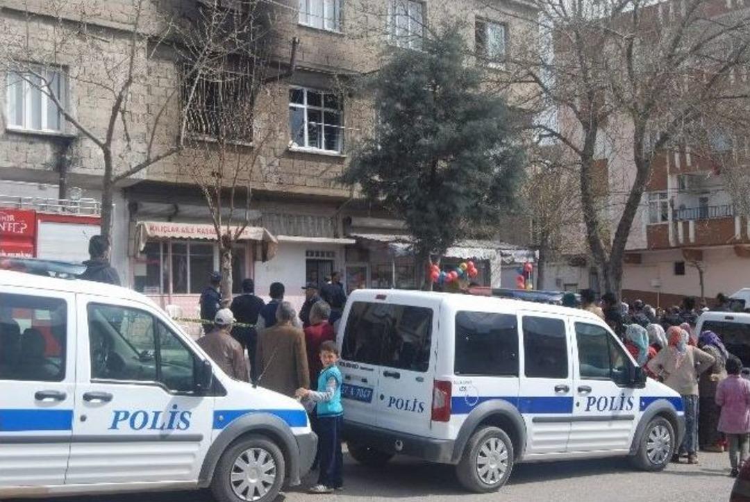 Gaziantep&rsquo;te Ev Yangını: 2 &Ouml;l&uuml;