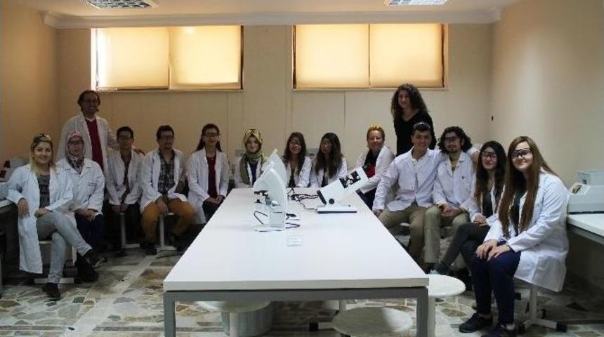 Toros &Uuml;niversitesi G&ouml;zl&uuml;k&ccedil;&uuml;leri Nitelikli Eleman Yetiştiriyor