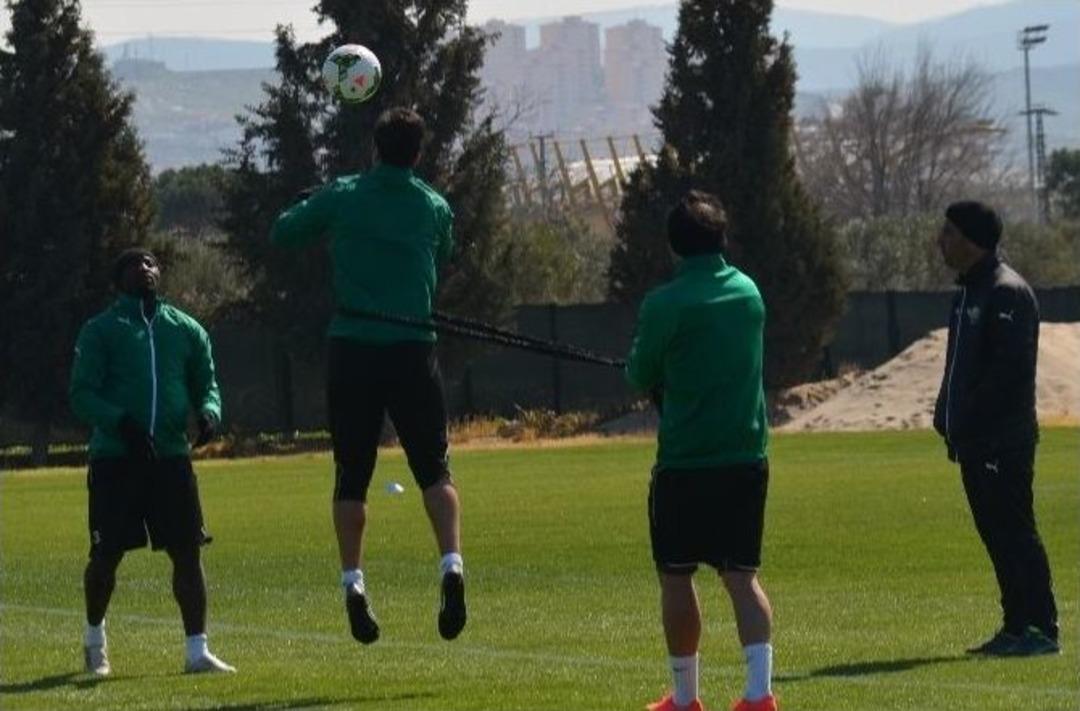 Akhisar Belediyespor, Trabzonspor Ma&ccedil;ı Hazırlıklarını S&uuml;rd&uuml;rd&uuml;