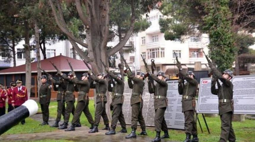 Sinop&rsquo;Ta Kadın Vali, Şehit Kabirlerini Ziyaret Etti
