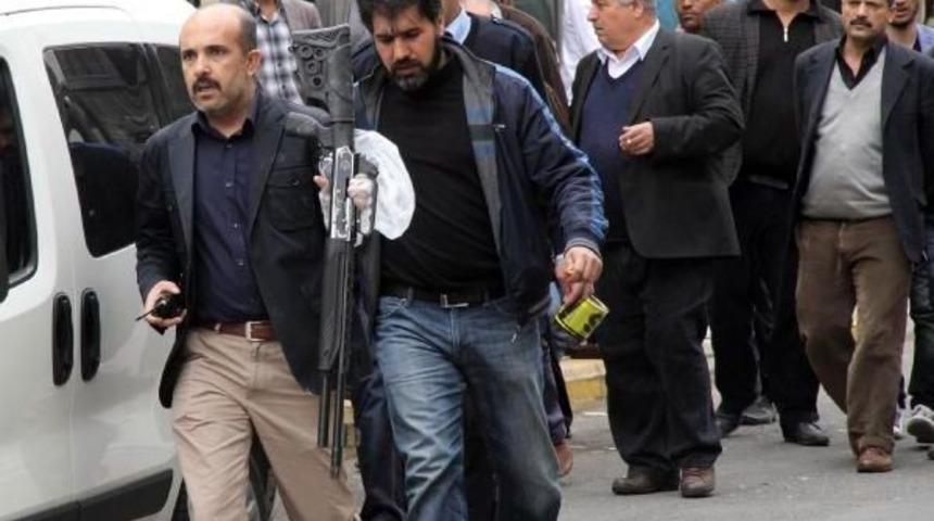 Şanlıurfa'da Amca &Ccedil;ocukları Arasında T&uuml;fekli Kavga: 6 Yaralı