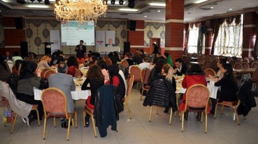 &Ouml;ğretmenlere Proje D&ouml;ng&uuml;s&uuml; Eğitimi