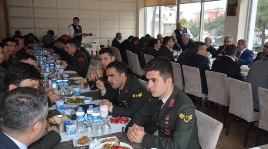 Fatsa Belediyesi&rsquo;nden Gaziler Ve Şehit Ailelerine Yemek