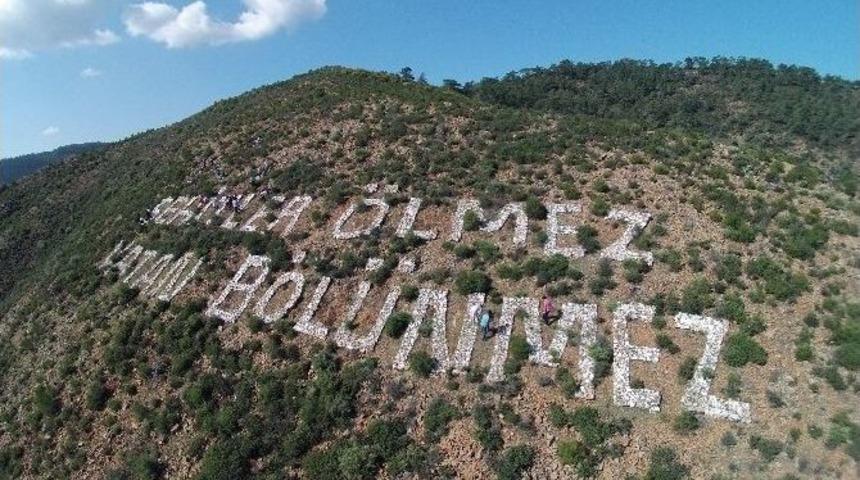 "şehitler &Ouml;lmez, Vatan B&ouml;l&uuml;nmez" Yazısını Yenileyip T&uuml;rk Bayrağı A&ccedil;tılar
