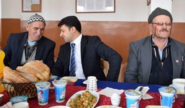 Gazi Ve Şehit Yakınlarına Yemek