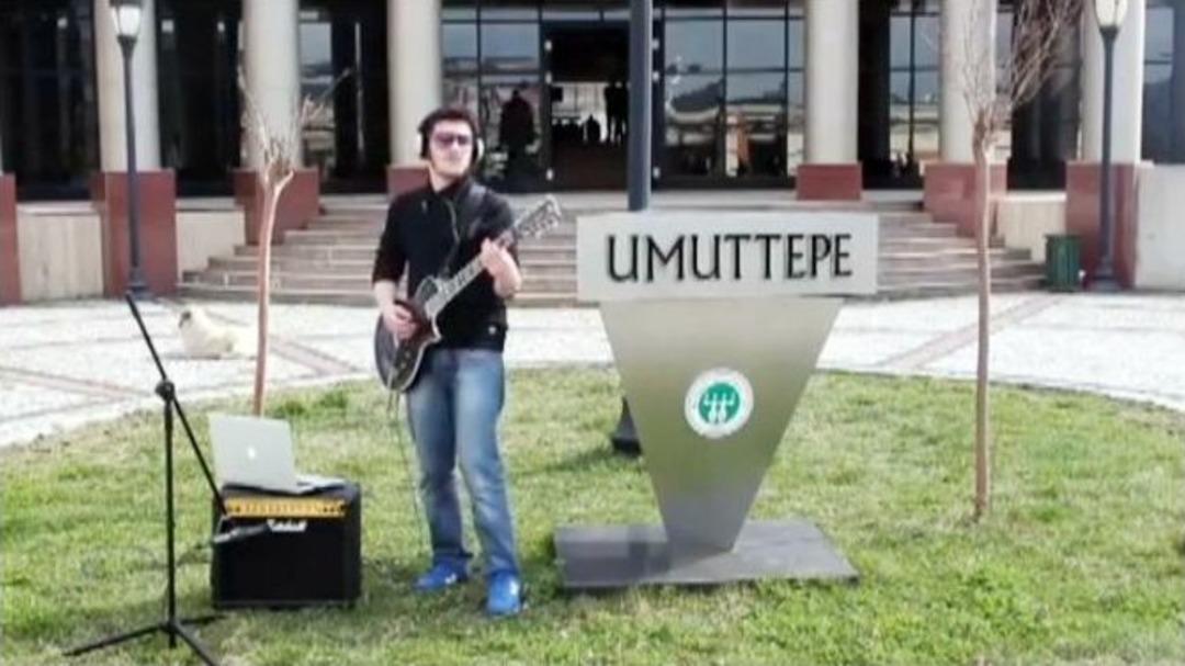 Kocaeli &Uuml;niversitesi &Ouml;ğrencileri &Ccedil;anakkale T&uuml;rk&uuml;s&uuml;n&uuml; Seslendirdi