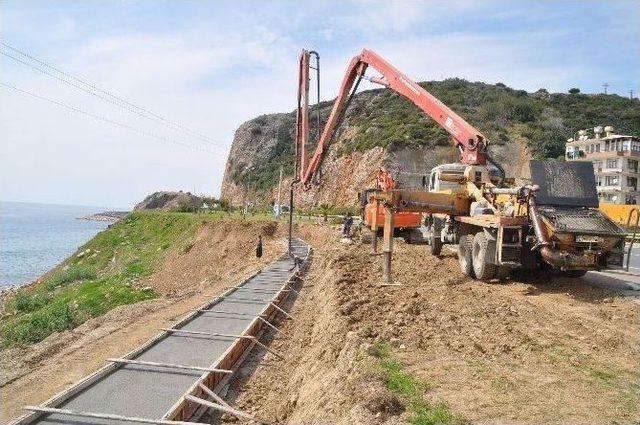 Alanya Dinek Sahil Şeridine İstinat Duvarı Yapılıyor