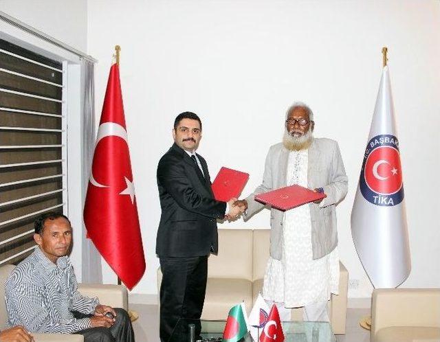 Bangladeş’te Mehmet Akif Ersoy Eğitim Binasının İnşasına Başlandı