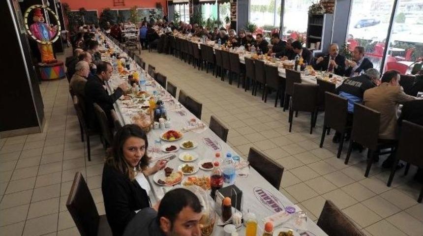 Orhangazi Belediyesi&rsquo;nden Şehit Ve Gazi Yakınlarına Yemek