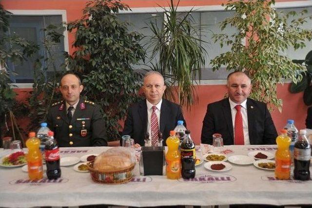 Orhangazi Belediyesi&rsquo;nden Şehit Ve Gazi Yakınlarına Yemek 3