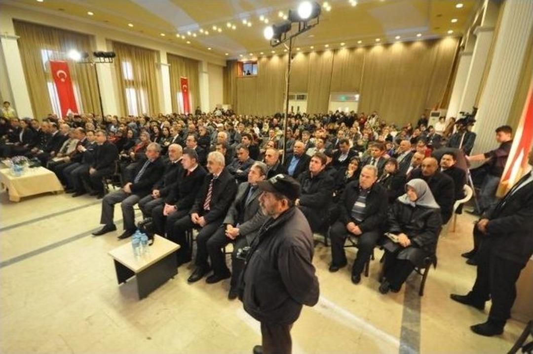 Ayvalık&rsquo;ta &Ccedil;anakkale Zaferi&rsquo;nin 100. Yılı Gururla Anıldı