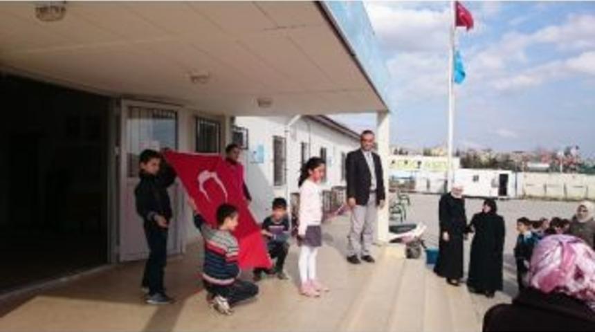 Suriyeli &Ouml;ğrenciler &Ccedil;anakkale Şehitlerini Unutmadı