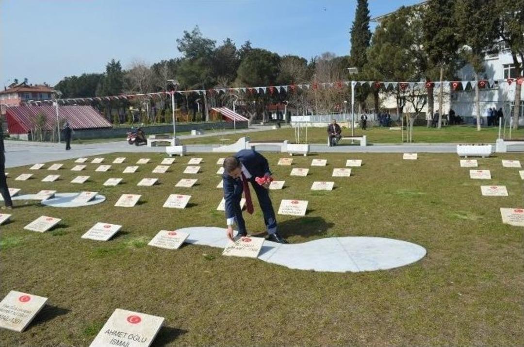 Kula&rsquo;da Temsili &Ccedil;anakkale Şehitleri Anıtı Yapıldı