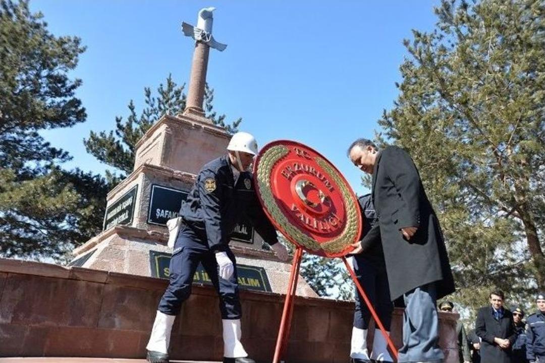 &Ccedil;anakkale Zaferi&rsquo;nin 100. Yıld&ouml;n&uuml;m&uuml; Ve Şehitler G&uuml;n&uuml; T&ouml;renlerle Kutlandı