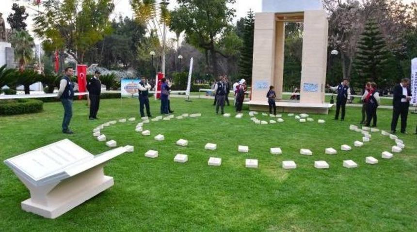 Adana'da Temsili Şehitler Abidesi