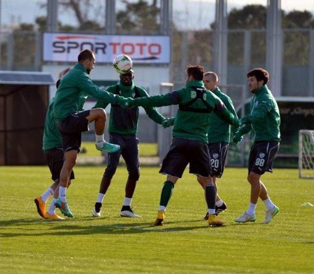 Bursasporlu Futbolcular, Çanakkale Şehitlerini Unutmadı