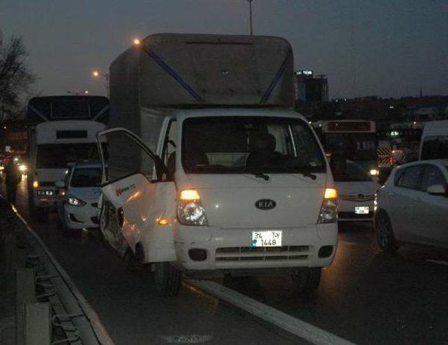 Ölüm, Motosikletli Genci Emniyet Şeridinde Yakaladı