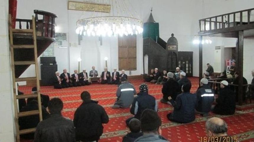 K&uuml;re&rsquo;de Şehitler İ&ccedil;in Eller Semaya Uzandı