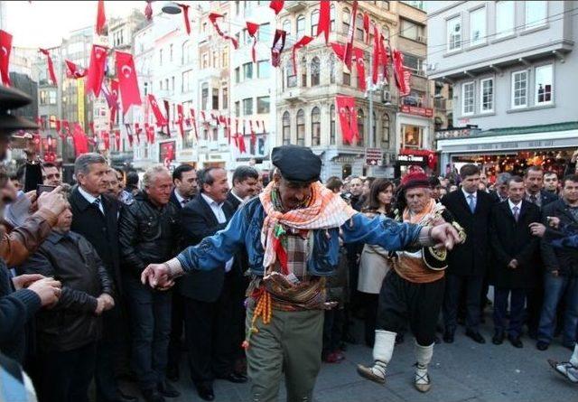 Mehmet Akif Ersoy Mezarı Başında Anıldı