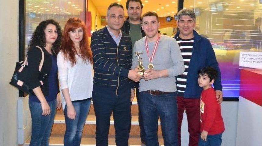 Piazza&rsquo;daki Bowling Turnuvasında Eğitimciler Yarıştı