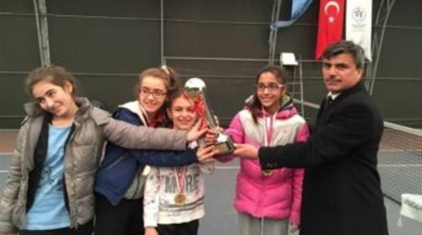 Bartın&rsquo;da Tenis M&uuml;sabakaları Sona Erdi