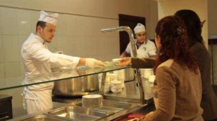 Y&uuml;zyıl &Ouml;nceki &Ccedil;anakkale Men&uuml;s&uuml; &Uuml;niversite Yemekhanesinde