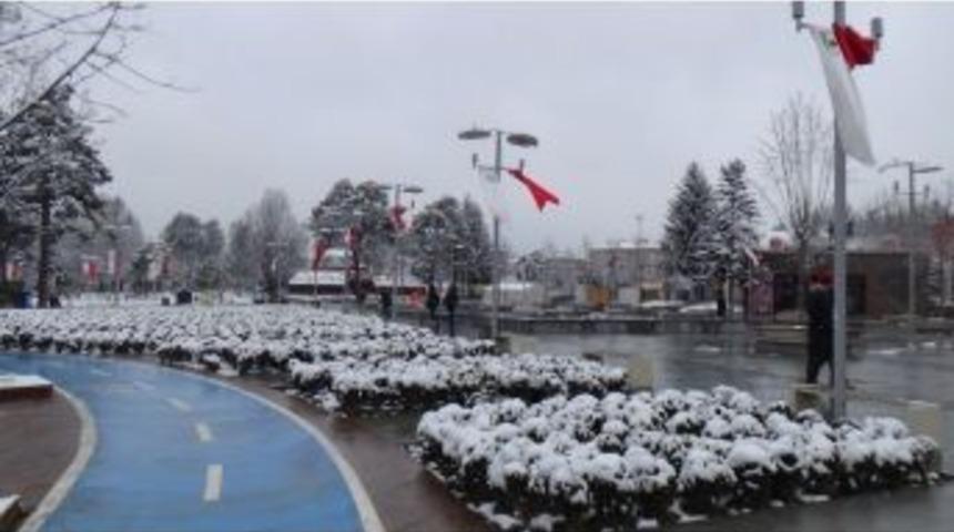 Bolulular G&uuml;ne Beyaz &Ouml;rt&uuml;yle Uyandı