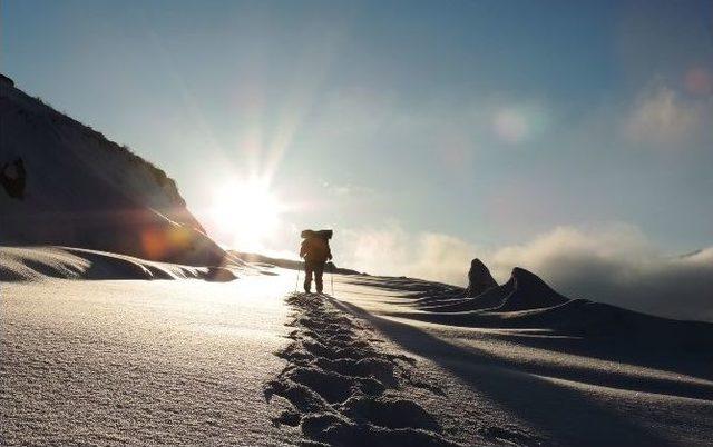 Dağcılar Nevruz Bayramı İçin Zirve Yaptı