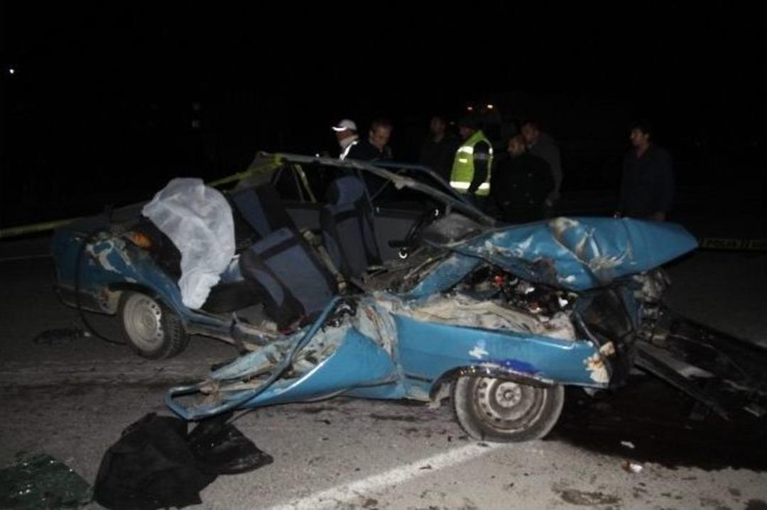 K&ouml;pekten Ka&ccedil;an Otomobilin &Uuml;zerine U&ccedil;tuğu Ara&ccedil; Damat İle Kaynanaya Mezar Oldu