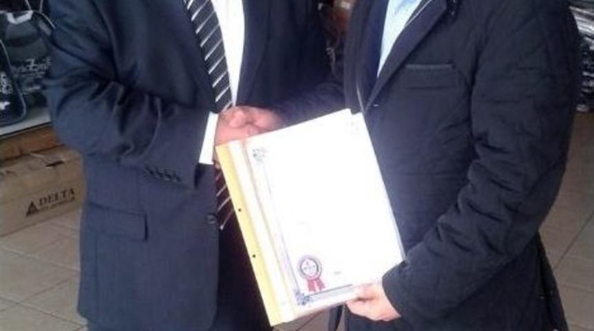 Oto Tamirciler Odası Başkanı Bucak&rsquo;a &ldquo;uyumlu M&uuml;kellef&rdquo; Belgesi