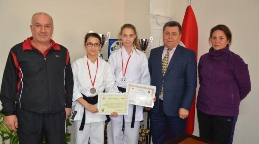 Aydın&rsquo;dan Anadolu Yıldızlar Ligi Karate Branşında İki Derece
