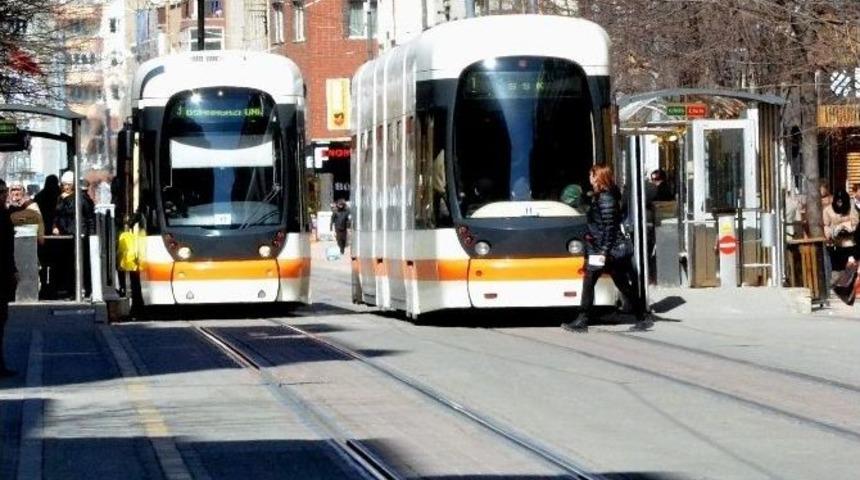 (&ouml;zel Haber) Tramvay Kazası Saniye Saniye Kamerada