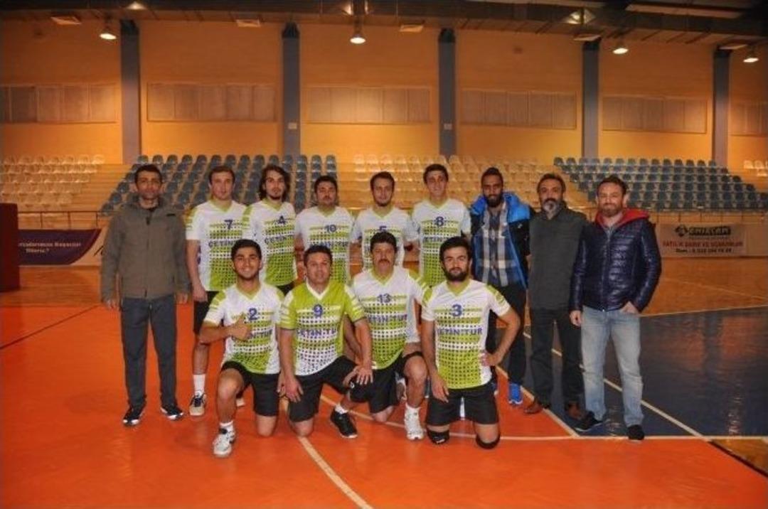Voleybol Turnuvasında Ma&ccedil;lar Devam Ediyor