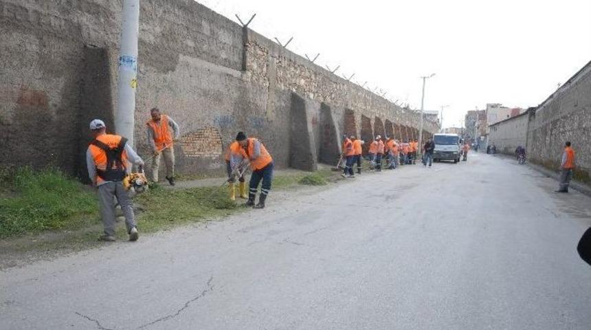 Y&uuml;reğir&rsquo;de "bahar Temizliği" Başladı